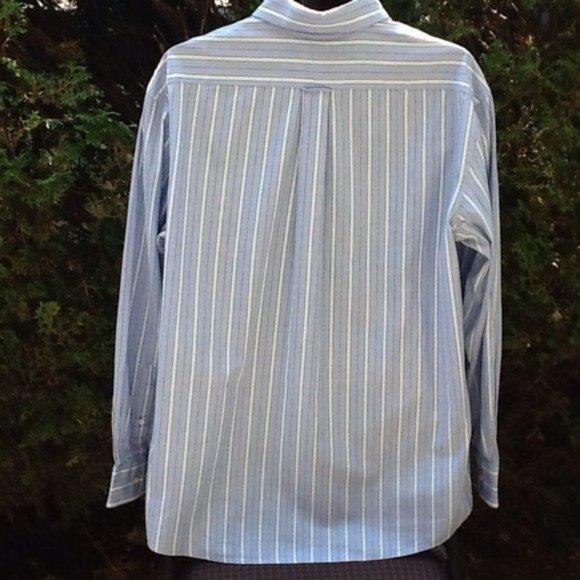 Men's XL Tommy Hilfiger Button Up Shirt - Picture 6 of 6